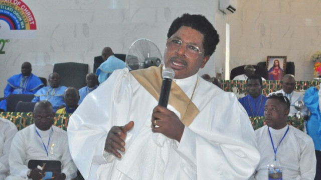 Olatosho Oshoffa, son of the late Founder of the Celestial Church of Christ, Worldwide, Bilewu Oshoffa Preaching